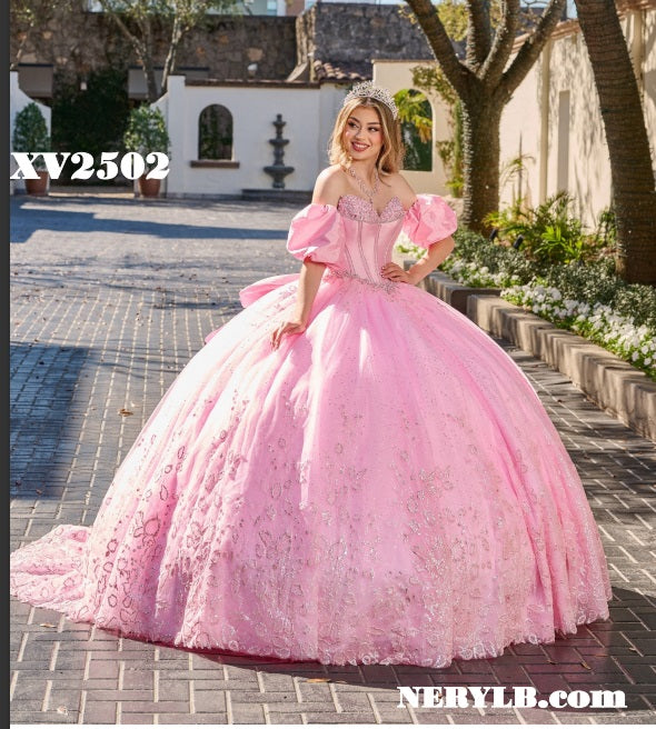 XV2502 Quinceañera