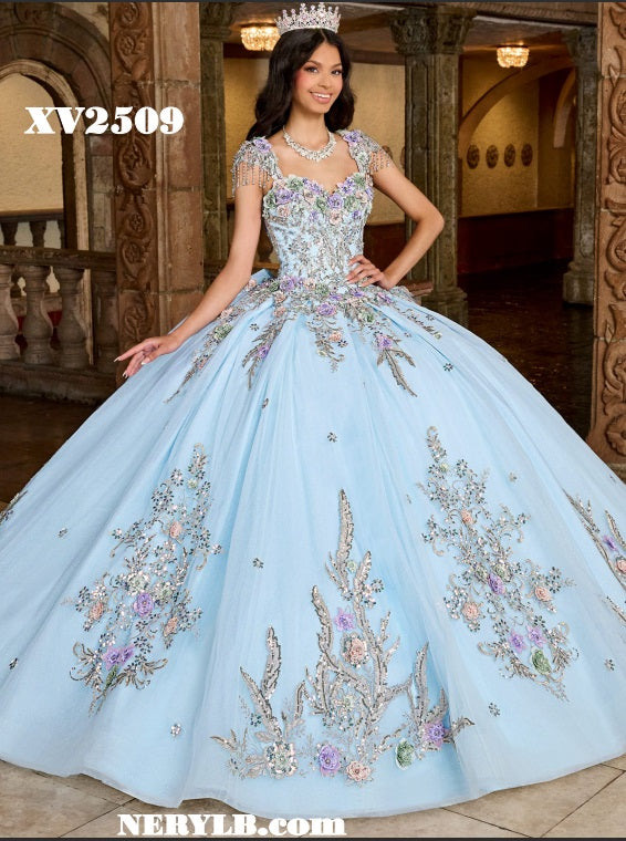 XV2509 Quinceañera