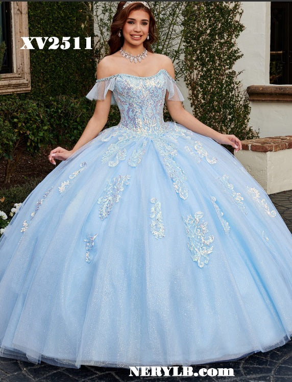 XV2511 Quinceañera