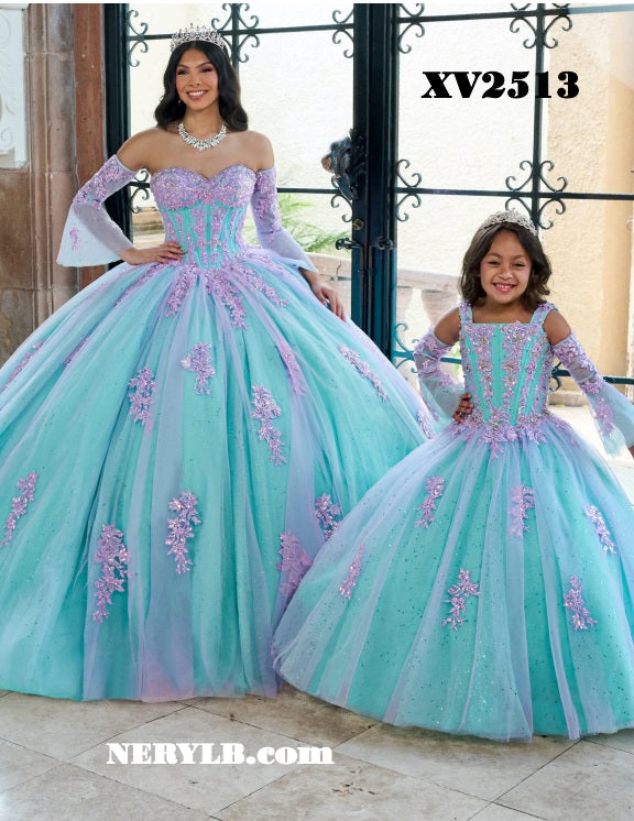 XV2513 Quinceañera