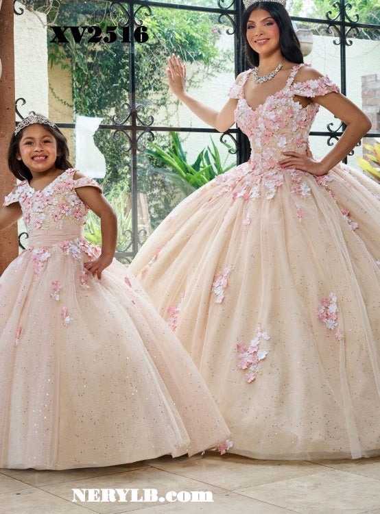 XV2516 Quinceañera