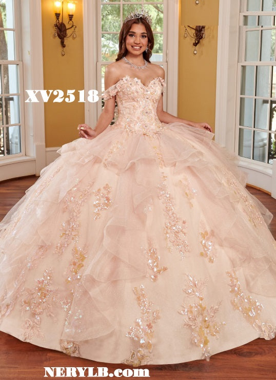 XV2518 Quinceañera
