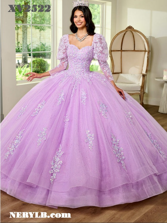 XV2522 Quinceañera