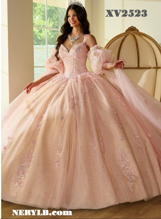 XV2523 Quinceañera