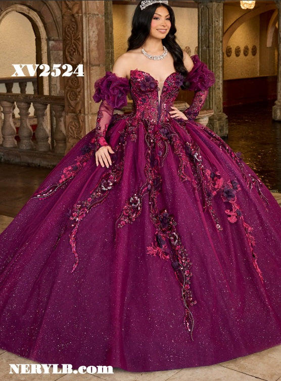 XV2524 Quinceañera