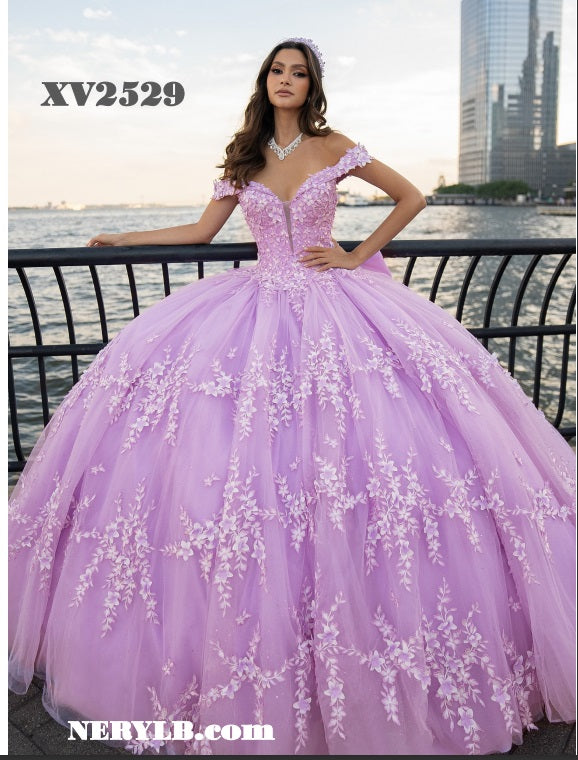 XV2529 Quinceañera