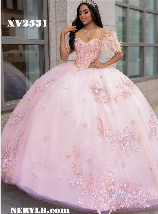 XV2531 Quinceañera