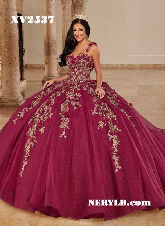 XV2537 Quinceañera