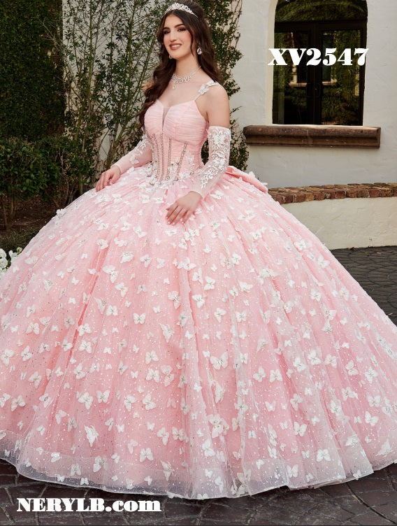 XV2547 Quinceañera
