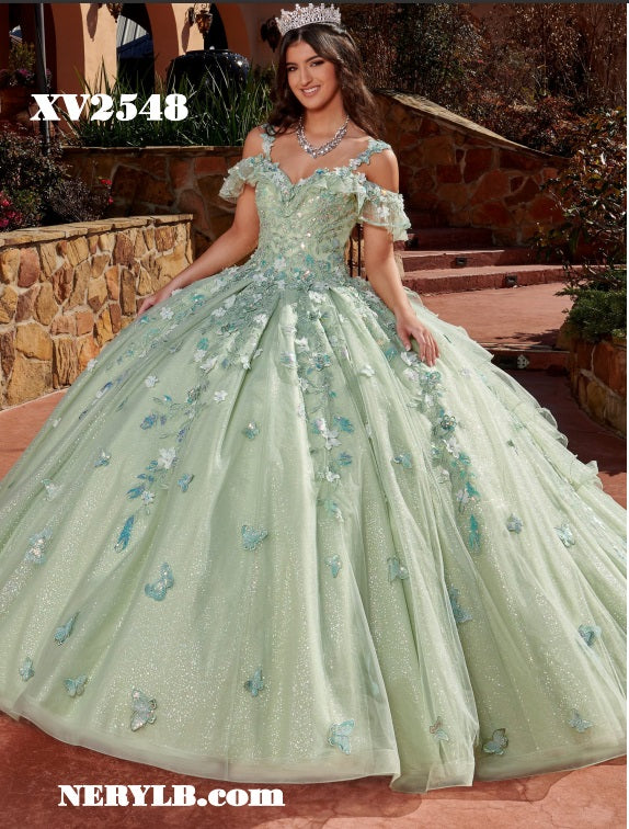 XV2548 Quinceañera