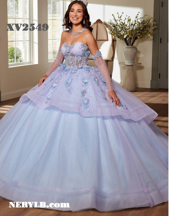 XV2549 Quinceañera