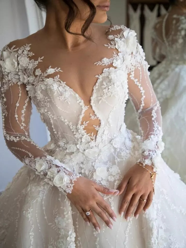 Luxurious wedding dress / Lujoso Vestido de Novia