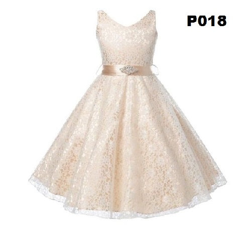 P018 Lace Flower Girl Dress / Vestido de Niña de Encaje