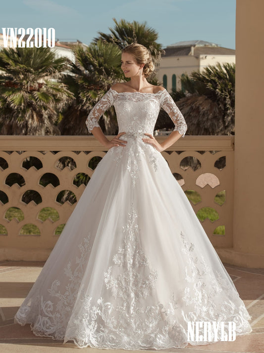 VN22010 Boat Neck-line Wedding Dress/ Vestido de Novia cuello Bote