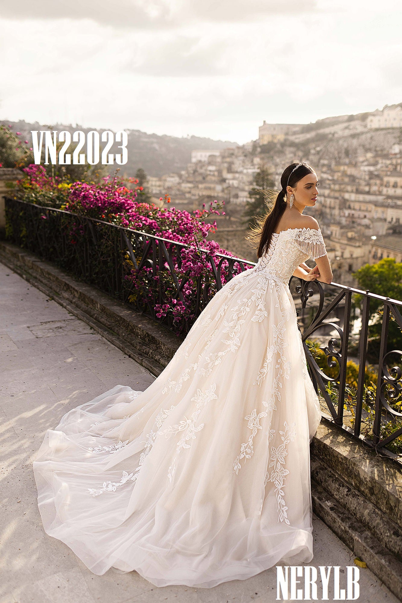 VN22023 Off-shoulder wedding dress/ Vestido de novia hombros caido