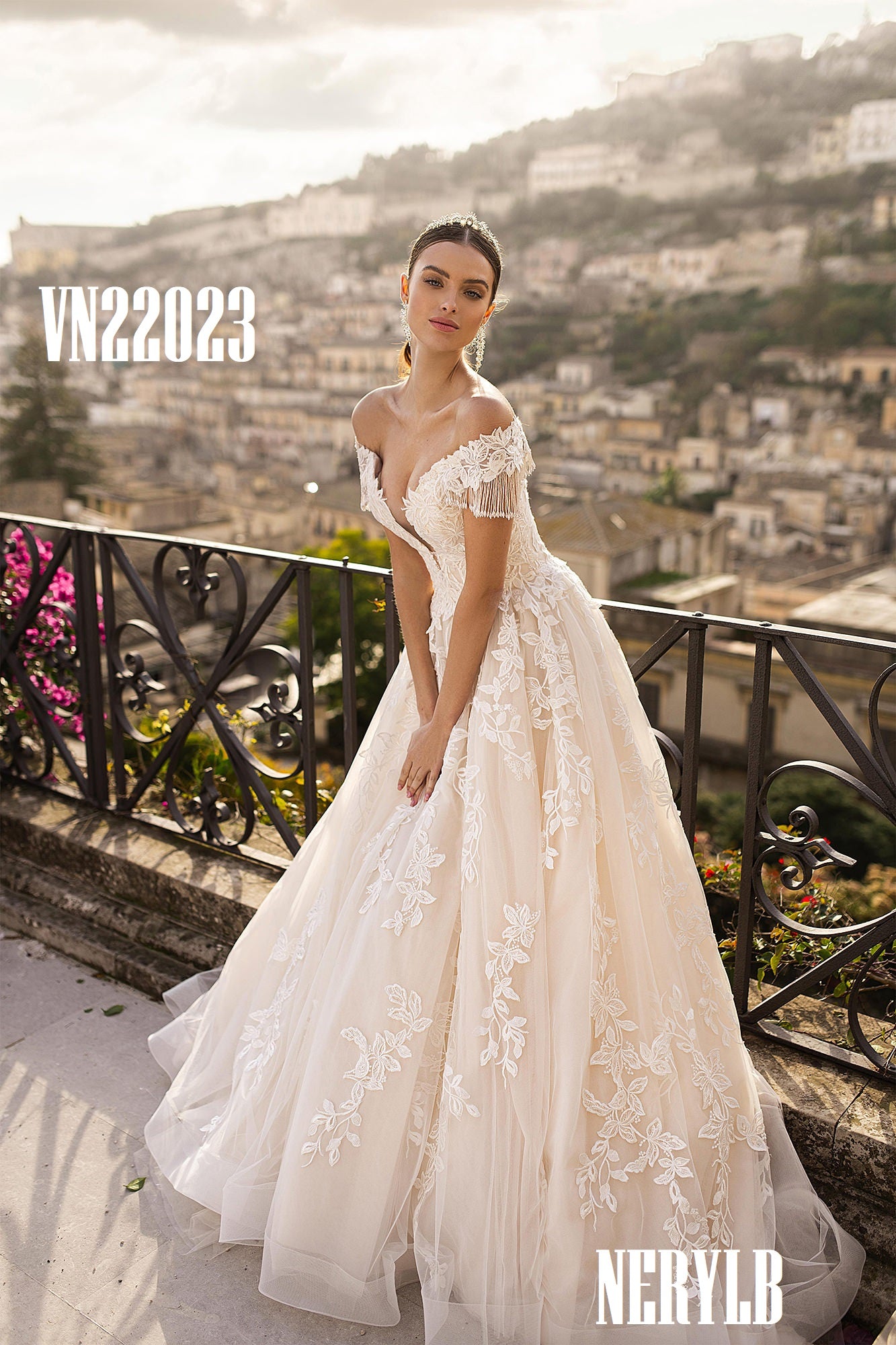 VN22023 Off-shoulder wedding dress/ Vestido de novia hombros caido