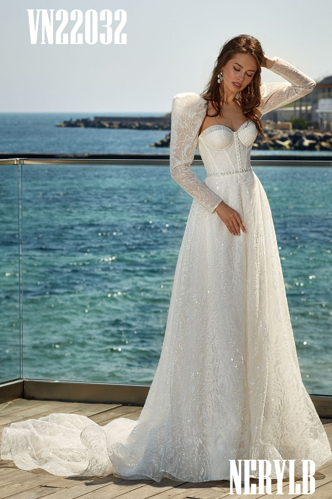 VN22032 Elegant long sleeve Dress/ Elegante Vestido de Novia manga larga