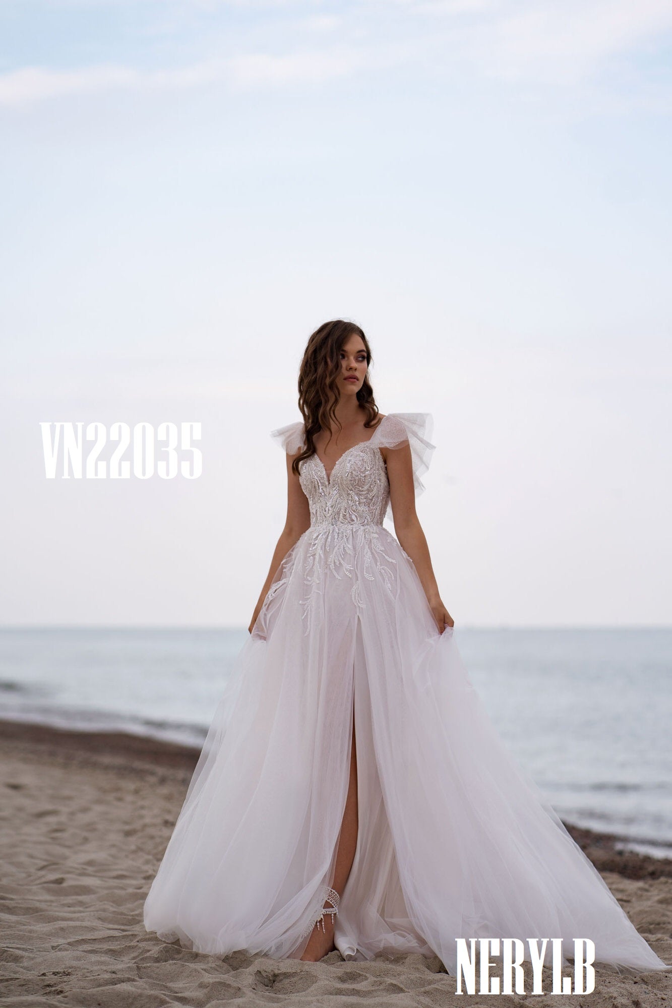 VN22035 Sexy Wedding dress with slit/Vestido de Novia con abertura